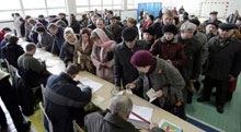 Plus de 37 millions de personnes sont appelées aux urnes pour élire le nouveau président ukrainien. 

		(Photo : AFP)