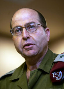 Le chef d'état-major israélien, Moshé Yaalon, a menacé de limoger les officiers rebelles.(Photo : AFP)