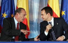 Le président français Jacques Chirac et le Premier ministre espagnol José Luis Zapatero.(Photo: AFP)