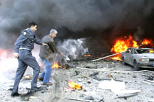 L'attentat qui a tué le Premier ministre Rafic Hariri, le 14 février 2005. Les soupçons des enquêteurs se portent sur les milieux proches de la Syrie et du président libanais.(Photo : AFP)