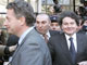 Hervé Gaymard (à gauche sur la photo) a remis lundi matin les rênes du ministère de l'Economie et des Finances à Thierry Breton.(Photo : AFP)