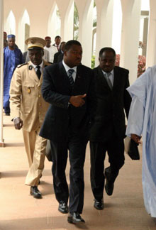 Faure Gnassingbe à son arrivée à Abuja.(Photo : AFP)