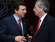 Le luxembourgeois Juncker (à dr.) face au président de la Commission, José Manuel Durao Barroso: selon le Premier ministre du Luxembourg, le bilan de «l'agenda de Lisbonne» est «<i>lamentable</i>». (Photo: Conseil de l'Union européenne)