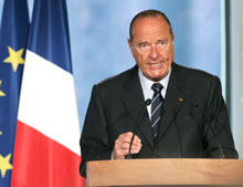 La président Jacques Chirac a réagi immédiatement aux déclarations de José Manuel Durão Barroso concernant la directive Bolkestein.(Photo : AFP)