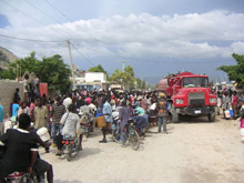Confrontée à des conditions de vie très difficiles, la population haitienne attend beaucoup des promesses d'aide internationale.(Photo : Manu Pochez/RFI)