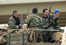 Sur le terrain, des forces syriennes ont commencé à démanteler leurs positions.(Photo : AFP)