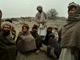 Sur la frontière entre l'Afghanistan et le Pakistan dans la région de Khost sur le district de Tani. Dans cette région, chère aux fondamentalistes, tous les hommes sont des talibans reconvertis.(Photo : Véronique de Viguerie)