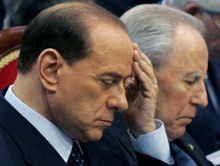 Silvio Berlusconi doit réussir à regagner la confiance de tous les partis de la coalition qu'il dirige pour espérer conserver son poste de chef de gouvernement.(Photo : AFP)