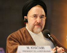 Le président iranien Khatami, au siège de l'Unesco à Paris, le 5 avril 2005.(Photo: AFP)