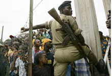 Meeting de l'opposition togolaise le 20 avril 2005, à Kpalime.(Photo: AFP)