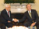 Le président américain a reçu le président palestinien à Washington pour lui exprimer son soutien.(Photo : AFP)