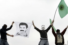 Manifestation des Kurdes en faveur d'Abdullah Öcalan, le 1er mai, à Istanbul. Le procès du leader kurde qui avait été condamné il y a six ans à la peine capitale peut être réouvert.(Photo : AFP)