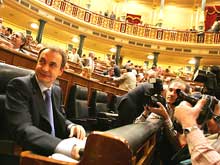«<i>La politique peut contribuer à la fin de la violence</i>» au Pays basque a déclaré le Premier ministre espagnol, le 11 mai 2005, devant le Parlement de son pays. (Photo: AFP)