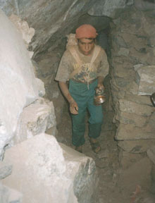 Selon l’OIT, un million de jeunes âgés de 5 à 17 ans travaillent dans les mines artisanales du monde entier.(Photo : CooperAccion)