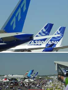 La rivalité commerciale Airbus-Boeing domine le salon du Bourget 2005.(Photos: Marc Verney/RFI)