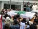 Une foule en larmes a accompagné le cercueil du journaliste Samir Kassir jusqu'à l'église.(Photo: AFP)