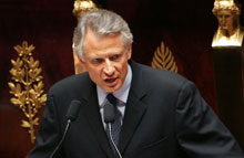 Dominique de Villepin à la tribune de l'Assemblée nationale lors de son discours de politique générale le 8 juin 2005.(Photo : AFP)
