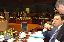 La salle de réunion du sommet européen. A droite, le président de la Commission, José Manuel Durao Barroso.(Photo: Commission européenne)
