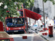 L’examen des débris du bus explosé à Tavistock square à Londres. Treize corps avaient été extraits de ce bus, où une bombe avait explosé près d'une heure après les attentats simultanés dans le métro.
(Photo : AFP)