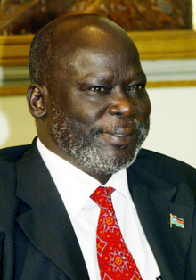L'ex-chef des rebelles sudistes, John Garang, regagne Khartoum ce vendredi 8 juillet pour prêter serment en tant que le premier vice-président du Soudan.(Photo : AFP)