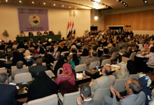 Le Parlement irakien qui doit voter le projet de la Constitution.(Photo: AFP)