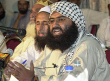 Masood Azhar (à droite), s'est vu interdire ses activités en 2002.Photo : AFP
