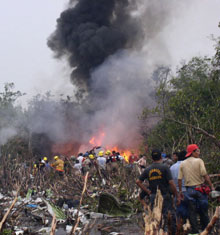 Les restes du Boeing de la compagnie péruvienne Tans accidenté près de Pucallpa, en Amazonie.(Photo: AFP)