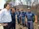 Le président de l'Union européenne José Manuel Durao Barroso, en vacances dans le nord du pays, s'est rendu dans des localités sinistrées. Il a assuré que la Commission européenne ferait tout son possible pour aider à lutter contre les incendies.(Photo: AFP)