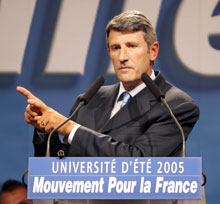 Philippe de Villiers a lancé sa campagne présidentielle pour 2007 devant ses sympathisants à l'université d'été de Grasse.(Photo : AFP)