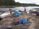 Cet îlet sert de base de ravitaillement pour les sites aurifères clandestins de Guyane.(Photo: Frédéric Farine/RFI)
