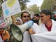 Des médecins à diplôme hors Union européenne ont manifesté pour une revalorisation de leurs acquis, le 15 septembre 2005, devant le ministère de la Santé à Paris.(Photo : AFP)