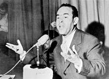 Mehdi Ben Barka lors d'une conférence de presse, en janvier 1959, à Casablanca.(Photo : AFP)