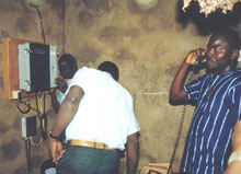 <P>Au Burkina Faso, les localités de Biba, Koin, Nimina, Yaba et Sérékéni ont désormais leur télécentre public.<BR><A href="http://csdptt.org" target=_BLANK>http://csdptt.org</A></P>(Photo : DR)