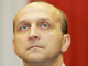 Kazimierz Marcinkiewicz, candidat au poste de Premier ministre, a présenté un gouvernement minoritaire au président sortant. 

		Photo : AFP