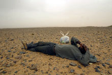 Abandonnés en plein désert marocain, des centaines d’immigrants clandestins d’Afrique subsaharienne sont en cours d’expulsion.(Photo : AFP)