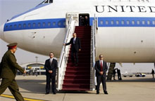 Donald Rumsfeld, le secrétaire d'Etat américain à la Défense arrive à Pékin.(Photo: AFP)