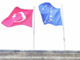 Les drapeaux de la Turquie et de l'Union européenne à l'entrée du grand bazar d'Istanbul qui porte les armes des sultans Ottomans.(Photo : AFP)