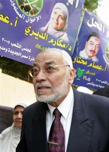 Mohammed Mehdi Akef, leader des Frères musulmans, le 9 novembre 2005.Photo : AFP