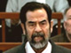 Saddam Hussein, à la barre, à la reprise de son procès.(Photo: AFP)