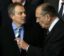 Tony Blair et Jacques Chirac au sommet de Bruxelles sur le budget.(Photo: AFP)