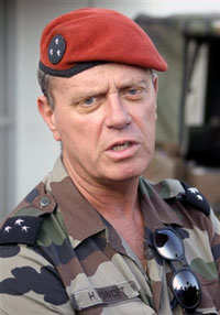 L'ancien commandant de l'opération Licorne en Côte d'Ivoire, le général Henri Poncet, nie avoir donné l'ordre de tuer Firmin Mahé.(Photo : AFP)