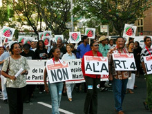 Manifestation, à Fort-de-France (Martinique), à l'appel du «Collectif martiniquais pour l'abrogation de la loi de la honte».(Photo : AFP)