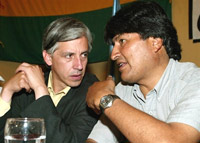 Le nouveau président bolivien, Evo Morales (droite) et son vice-président Alvaro Garcia Linera (gauche), le 21 décembre 2005.(Photo : AFP)