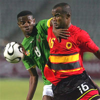 Malgré Amado (No 16) l'Angola ne passe pas.(Photo : AFP)