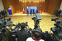 «<i>Le temps est venu pour que le Conseil de sécurité soit impliqué</i>» dans le dossier nucléaire iranien, a indiqué la troïka européenne dans une conférence de presse à Berlin, le 12 janvier. (Photo: AFP)