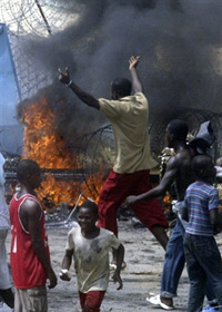 A Abidjan, les manifestants ont attaqué à plusieurs reprises le siège de l'Onuci.(Photo : AFP)