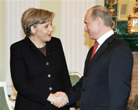 La chancelière allemande Angela Merkel réaffirme au président Poutine sa volonté de poursuivre le « partenariat stratégique » germano-russe.(Photo : AFP)