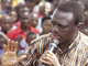 Kizza Besigye à sa sortie de prison devant ses supporters : «&nbsp;<em>Ce gouvernement est en train de sombrer</em>&nbsp;».(Photo : AFP)