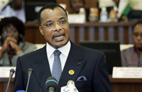 Le président congolais Denis Sassou Nguesso a prononcé son premier discours en tant que président de l'Union africaine, lors de la cloture du sommet à Khartoum le 24 janvier 2006.(Photo : AFP)