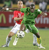 Malgré les efforts d'Henri Camara, le Sénégal coince en demi-finale.(Photo : AFP)